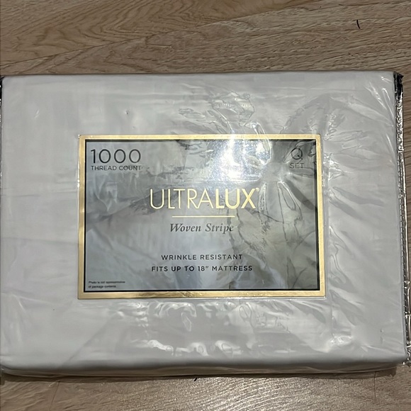 AQ TEXTILES Bergen House Stripe 1000 Thread Count Sheet Set - Picture 2 of 5